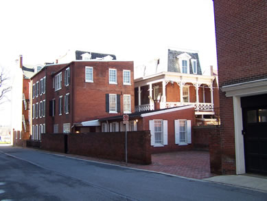 Modern view of Barbara Alley.